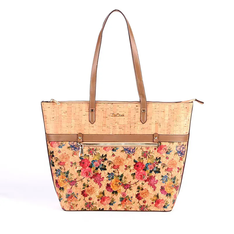 ¿Cómo se convierte un bolso de mano de corcho en una opción cotidiana sostenible y elegante?